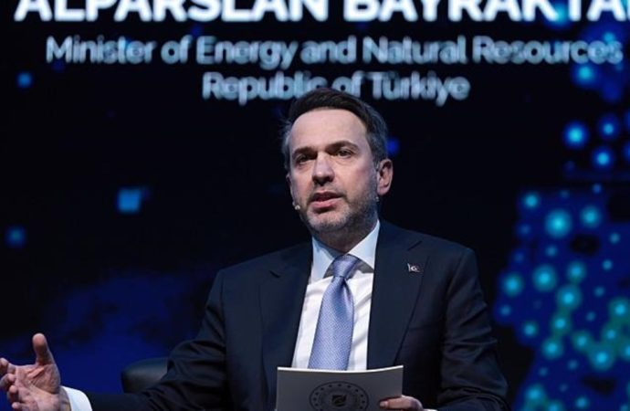 Bakan Bayraktar: Enerjide merkez ülke olan bir Türkiye hedefliyoruz – Yeni Asır