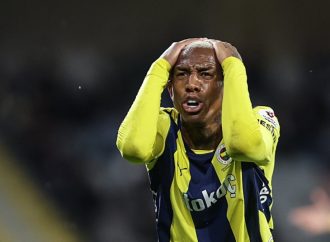 Fenerbahçe VAR'dan penaltı bekledi! – FOTOMAÇ