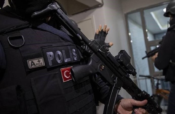 MİT'ten 'sahte baz istasyonu' operasyonu: Suçüstü yakalandılar! – Cumhuriyet