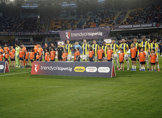 RAMS Başakşehir-Fenerbahçe maçında tartışmalı pozisyon! – FOTOMAÇ