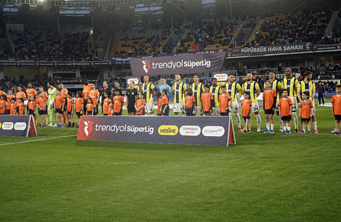 RAMS Başakşehir-Fenerbahçe maçında tartışmalı pozisyon! – FOTOMAÇ
