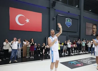 Oğuz Savaş, aktif basketbol kariyerini noktaladı – Sabah